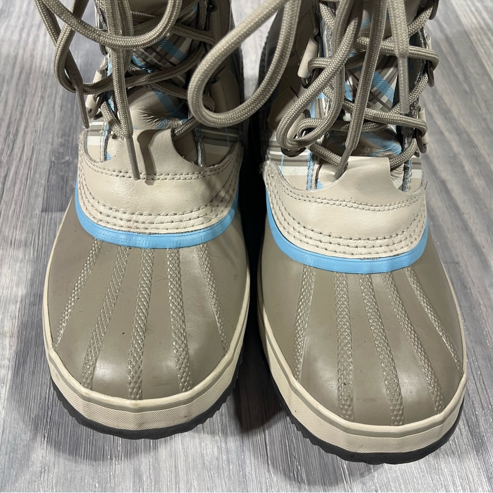 Sorel Grey, Biege, Light Blue and Black Fur-Lined Boots; 8 Women’s - Picture 12 of 12